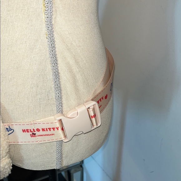 Dodgers Hello Kitty Collaboration Fanny Pack  Adjustable Strap new without tags - Picture 3 of 7